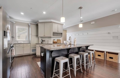 Tallahassee House | The Midtown Haven, Pets Welcome!