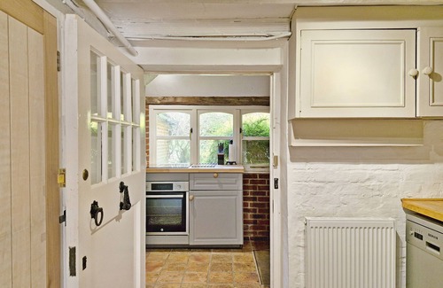 Steyning Cottage | The Milk House - a cottage that sleeps 4 guests in 2 bedrooms