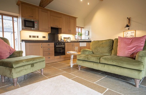 Sheldon Cottage | The Milking Parlour - A luxurious retreat for two,