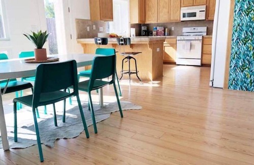 Chico House | "The Modern Fox" Guest Retreat