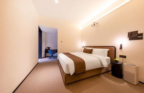 Tianhe Hotel | The Moment Hotel