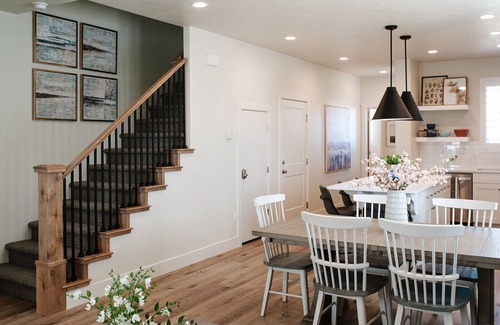 Washington Fields House | 🌲The Monroe ⛰️BRAND NEW Townhouse With Majestic Views and EV Charger Hookup