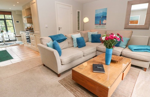 Lostwithiel House | THE MOORINGS, family friendly, with a garden in Lostwithiel
