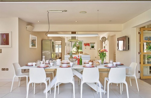 Cheltenham House | The Most Amazing House In Cheltenham/Cotswolds Ideal For Parties & Families