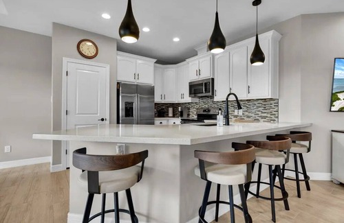 Laguna Vista House | The Mother of Pearl- 26 Val