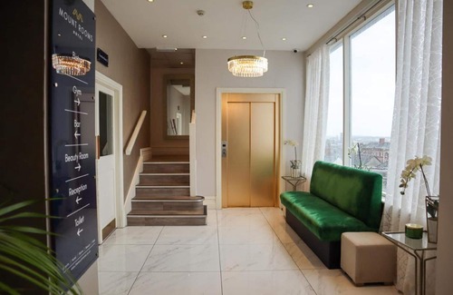 Barry Hotel | The Mount Rooms