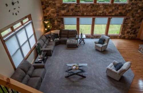 Elliottsburg House | The Mountain Lodge