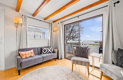 Summerland House | The Narrows A Summerland Beach Home
