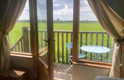 Dorchester-on-Thames Apartment | The Nest BnB 'mini suite'