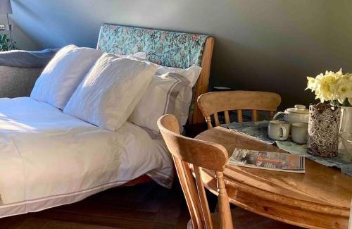 Dorchester-on-Thames Apartment | The Nest BnB 'mini suite'