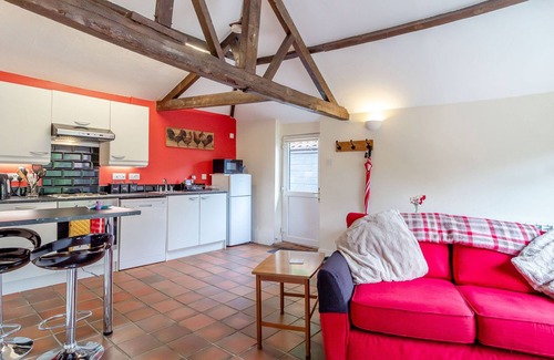 Gissing Cottage | THE NEST BOX, pet friendly, character holiday cottage in Diss