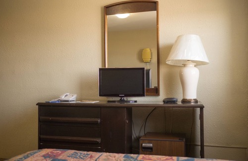 Winnipeg Hotel | The New Cavalier Inn