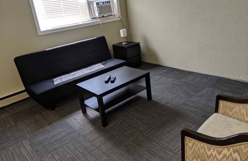 Winnipeg Hotel | The New Cavalier Inn