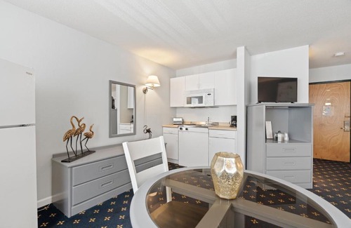 Niantic Hotel | The Niantic Inn