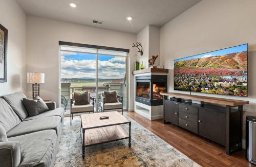 Kimball Junction House | The Nook at Newpark-Mountain days Hot tub nights