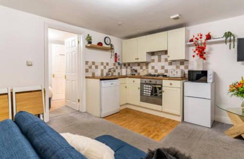 Blandford Saint Mary Apartment | The Nook, Cosy 1BR in Blandford, Dorset