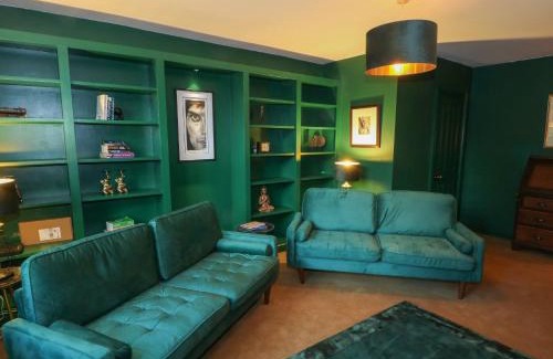 Whitchurch House | The Nook