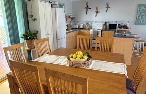 Middleton House | The Nook on Newell, minutes to the beach on foot - Pets welcome