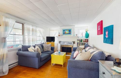 Hampton House | The Nora Dora