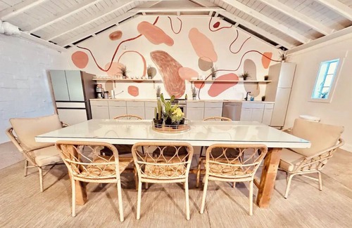 Peoplestown House | The Nordic Haven ATL - HOT TUB - 7 bedroom - 5000 sq ft - Near Beltline