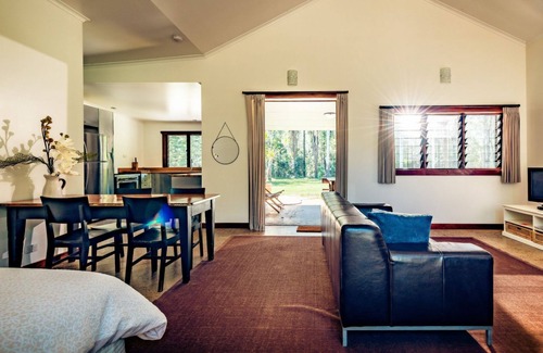 Urunga Cottage | The Nutty Bungalow.on organic farm by the beach .