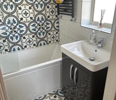 Stowmarket Villa | The Oaks, Luxury 2 bedroom cottage in a peaceful location