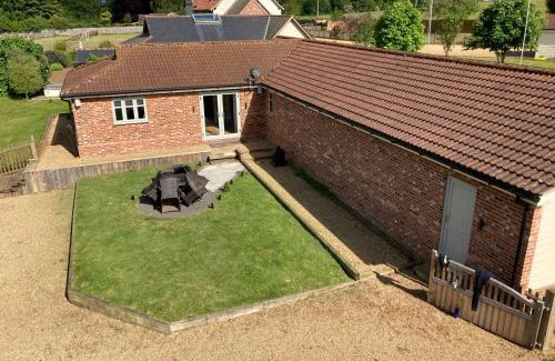 Stowmarket Villa | The Oaks Stable cottage