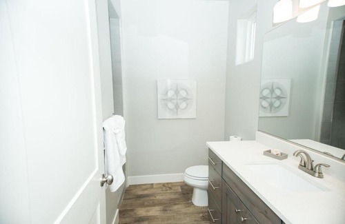 Washington Fields Apartment | The Oasis by Freedom Vacation Rentals