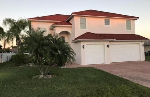 Caloosahatchee House | The Oasis