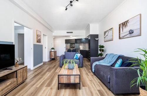 Surfers Paradise Apartment | 'The Ocean Breeze Getaway' by Inn Paradise