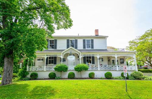 Old Town Historic District Hotel | The Old Bank House