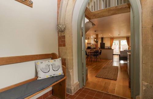 Dorstone Cottage | THE OLD CHAPEL, family friendly, with open fire in Dorstone