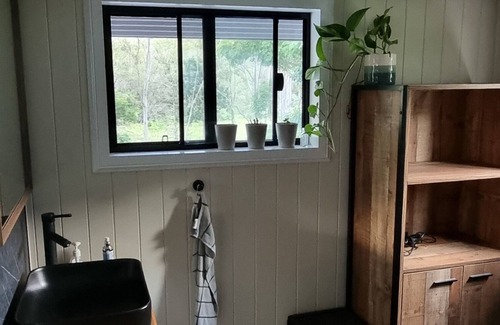 Crossdale Cottage | The Old Cottage - Somerset Dam