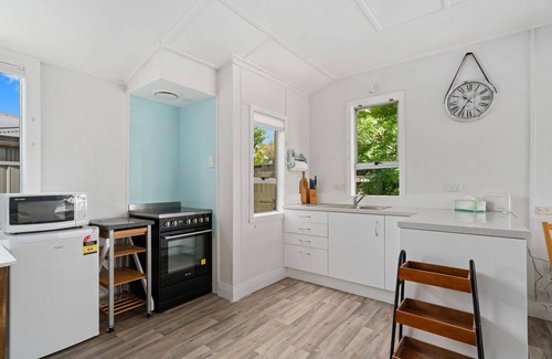 Lowburn House | The Old Cromwell- Cromwell Holiday Home
