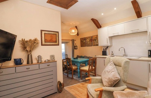 Watchet Cottage | THE OLD LIGHTHOUSE COTTAGE, pet friendly in Watchet