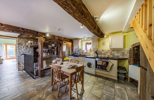 Kingswood Cottage | THE OLD MILL, pet friendly, character holiday cottage in Stockton