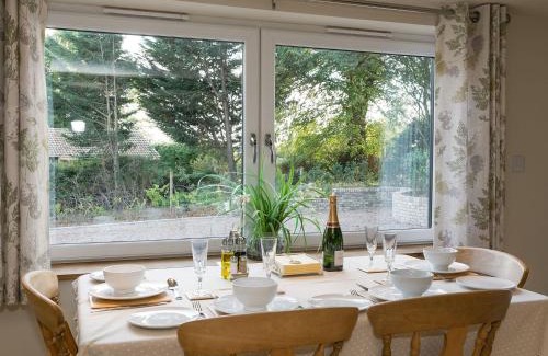 Alford House | The Old Rectory Cottage