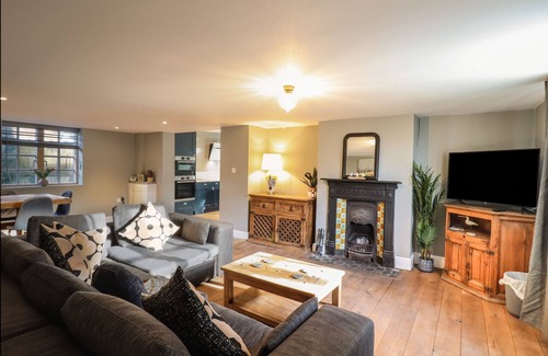 Ely Cottage | THE OLD RED LION, pet friendly in Wentworth, Ely, Cambridgeshire