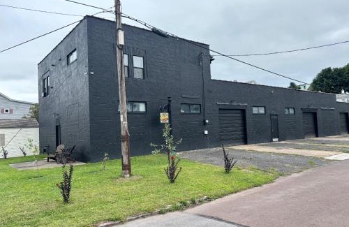 Mount Carmel Apartment | the old soda factory