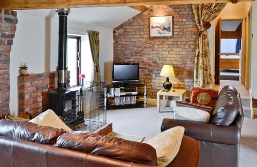 Helsby House | The Old Stables