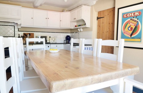 Sherston Cottage | THE OLD SWAN, pet friendly, character holiday cottage in Malmesbury