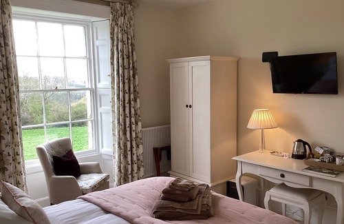 Frampton Mansell Bed & Breakfast | The Old Vicarage at Oakridge
