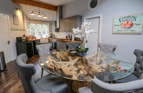 Leven House | THE OLD WAGON SHED, pet friendly, with hot tub in Leven Near Beverley