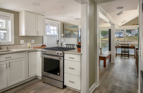 Onset House | The Onset Beach Compound-Cape Cod Beach Resort & Oceanic Habitat