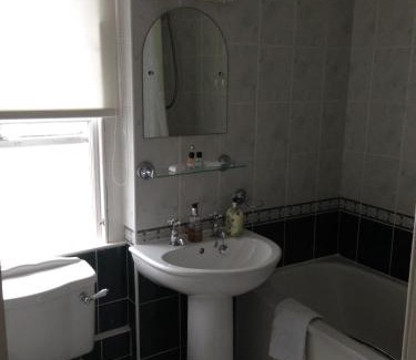 Roslin Hotel | The Original Rosslyn Inn