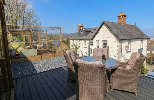 Alcombe Apartment | The Outlook