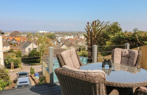 Alcombe Apartment | The Outlook