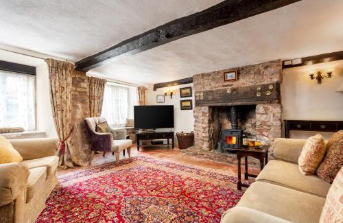 Dunster House | The Oval
