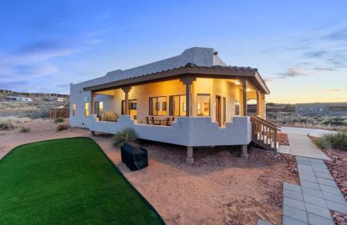 Greenehaven House | The Overlook - Amazing Views Hot Tub & Game Room