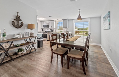 Hackberry House | The Oyster House - Waterfront